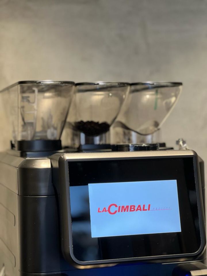 2.EL LA CİMBALİ S15 SÜPER OTOMATİK KAHVE MAKİNESİ