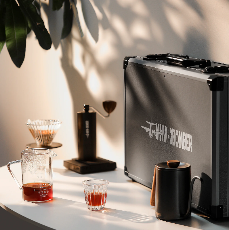 MHW-3BOMBER B-2 TAKTİK BAVUL KAHVE DEMLEME SETİ 10'LU